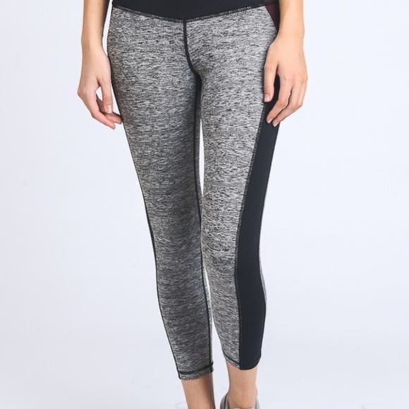 Mono B Pants - Highwaist color block Capri Leggings